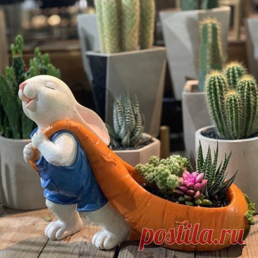 Bunny with carrot bag