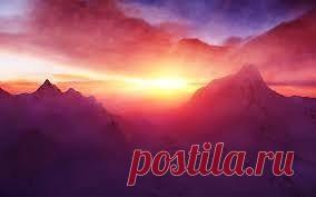 Зари рассвет
Владимир Петрович Григин
Я очень рад, что ты теперь со мною,
В твоих глазах увидел я печаль.
Ты загорелась вдруг небесною звездою,
Твой взгляд манит в восторженную даль!
Зари рассвет над дальним перелеском,
Развесил ситец синевы - небес.
Ты там стоишь с красивой самой песней, 
Где рукоплещет чудный в звонах лес!!!
19. 05. 2011 г. 
© Copyright: Владимир Петрович Григин, 2014
Свидетельство о публикации №114090805133