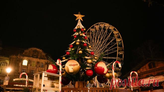 Власти ряда городов Германии отказались от новогодней иллюминации. Власти ряда городов Германии решили частично или полностью отказаться от традиционного рождественского освещения на улицах в целях экономии. Об этом сообщает газета Bild. В Дрездене не будет праздничной иллюминации на улице Кенигсштрассе ...