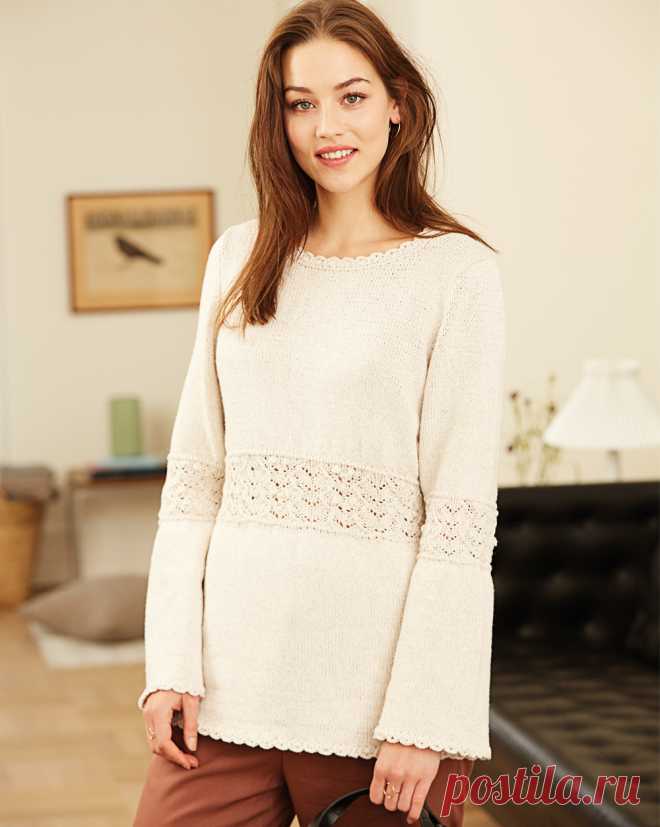 Джемпер с ажурными вставками и фестонным краем.