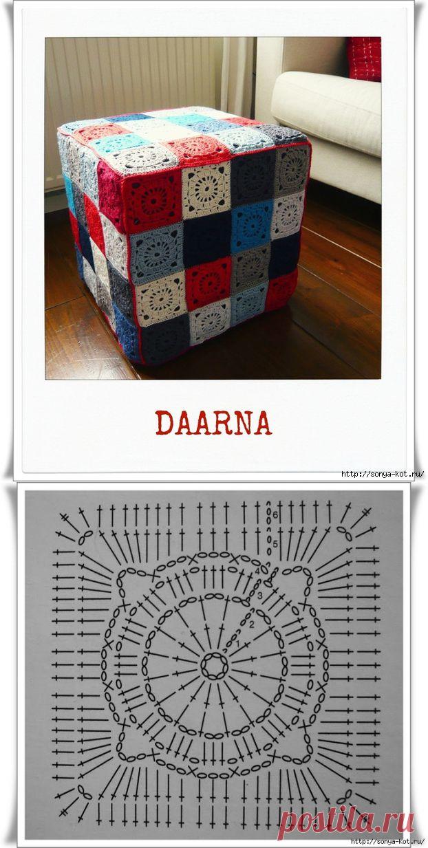 Вязаный чехол для пуфика