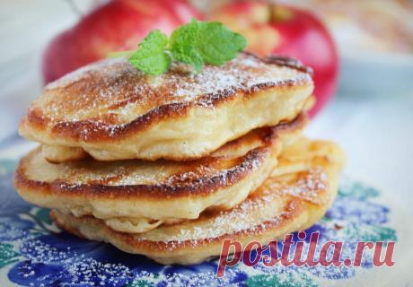 Дрожжевые оладьи с яблоками
Рецепт вкуснейших оладий на дрожжевом тесте с ароматными яблоками.