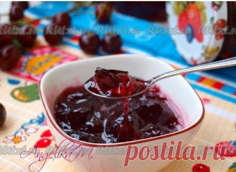 Вишня консервированная в желе - нежнее варенья