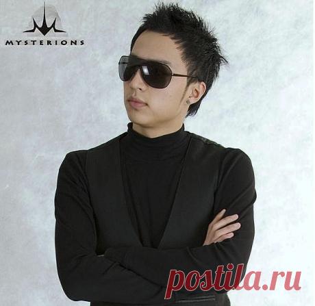 Солист группы Mysterions-Ильяс Харов