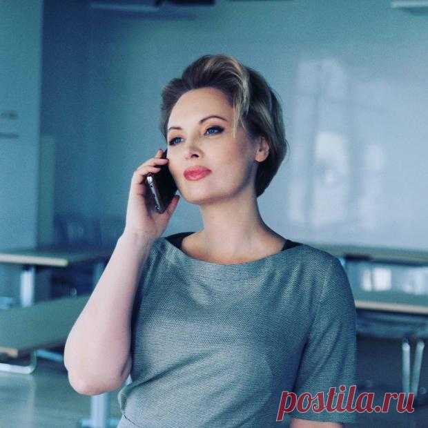 Елена Ксенофонтова "снова ягодка": актриса показала фото из детства в честь 45-летия