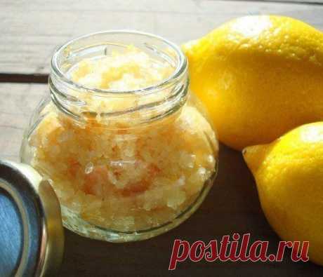 Лимонный скраб для сияющей кожи.