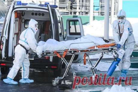 Еще в одном российском регионе из-за COVID-19 приостановили плановую медпомощь. В Удмуртии поликлиники перешли на семидневный рабочий режим и приостановили оказание плановой первичной медико-санитарной помощи. Об этом заявила заместитель председателя правительства российского региона Эльвира Пинчук. Она также сообщила, что на сегодняшний день штамм омикрон полностью вытеснил штамм дельта.