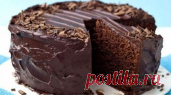 Супер-влажный шоколадный пирог на воде (без яиц). Готовить не сложно, а вкус порадует! Оригинальный, мягкий, влажный, шоколадный пирог без яиц с ароматом ванили легко приготовить с помощью нашего рецепта.