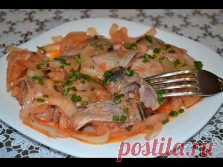 Селедка по-корейски в томате.Очень вкусная закуска!Ингредиенты:
Селедка - 2 шт
Лук - 3 шт
Соль - 1 ст.л.
Сахар -1 ст.л.
Томатная паста - 1 ст.л.
Уксус 9% - 40 мл
Раст.масло - 100 мл