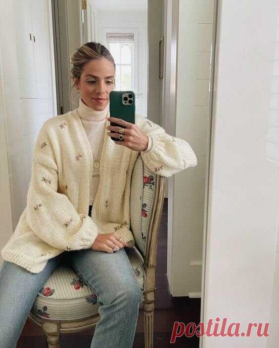 13 уютных кардиганов для зимы 2023, в которых вы будете выглядеть женственно и утонченно Осенне-зимний период — самое время для уютных трикотажных и вязаных вещей, в том числе свитеров и кардиганов. Если вы как раз задумались о том, чтобы обновить гардероб, то вот вам 13 варинатов...
