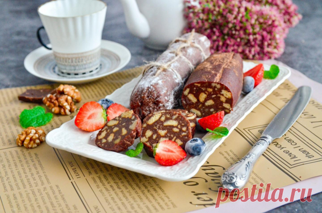 Шоколадная колбаса со сгущенкой из печенья и орехов рецепт с фото пошагово и видео - 1000.menu