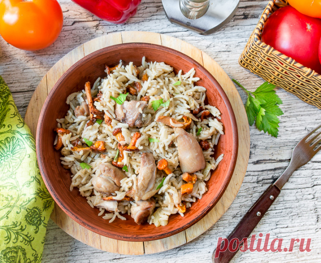 Плов с курицей и лисичками на Вкусном Блоге Увлечение закатками совершенно нарушило мои планы – я же для вас кучу сезонных рецептов с лисичками подготовила. Поэтому, пока лисички еще не превратились в тыкву, отдаю рецепты 🙂 Помните: лисичка – не догма. Часто ее можно заменить другим грибом – да хотя бы тем же шампиньоном. В сегодняшнем рецепте точно…