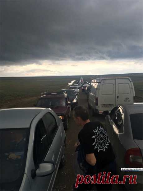 В районе поворота на Чауду многокилометровые пробки, ливень и торнадо