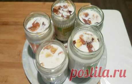 (20) Та самая ряженка из детства. Нежно-сливочный вкус топлёного молока без всяких добавок - Будет вкусно - 15 ноября - 43682902219 - Медиаплатформа МирТесен Как готовила моя мама и бабушка Ингредиенты: молоко домашнее – 3 литра сметана -3 ст. ложки. Приготовление: Вливаем молоко в кастрюлю и ставим в духовку, нагретую до 170 С. Томим в течение 2-х часов, в процессе томления снимаем пенку в тарелку. Затем охлаждаем молоко до температуры 30 – 40 С. В 3 - 15 ноября - 4368290...