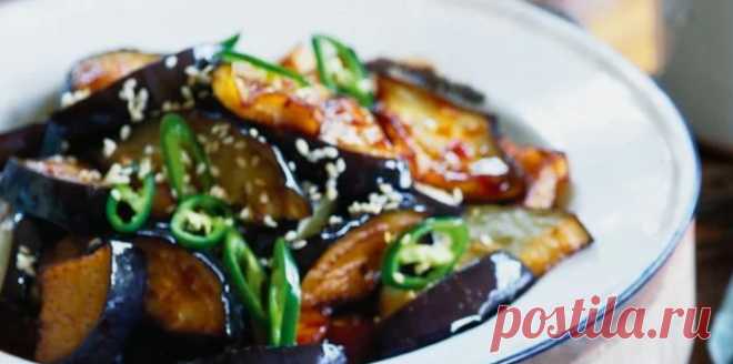 Жареные баклажаны с кунжутом и чили. Они очень полезны и вкусны
