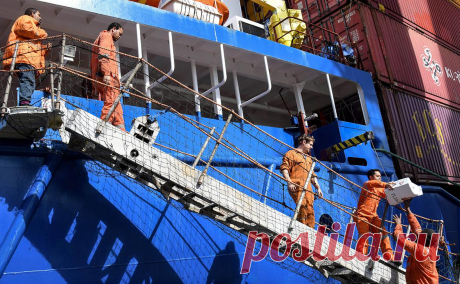 В Литве инициировали разрыв договора о торговом мореплавании с Россией. Правительство Литвы одобрило предложение разорвать действовавший более 30 лет договор о торговом мореплавании с Россией, сообщила газета Lietuvos rytas.