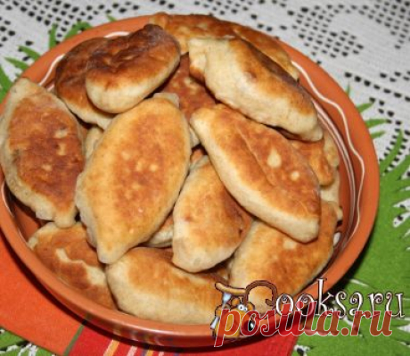 Пирожки с капустой и сосисками + клубничное трио на десерт фото рецепт приготовления