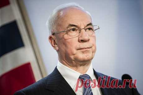 Экс-премьер Украины заявил о сотнях прибывших в страну «мини-Чернобылях». Бывший премьер-министр Украины Николай Азаров назвал лицемерами тех, кто 26 апреля написал о катастрофе на Чернобыльской АЭС, но умолчал о передаче Лондоном снарядов с обедненным ураном Киеву. «Сотни мини-Чернобылей спокойно прибыли на Украину, и никто не высказался против», — отметил он.