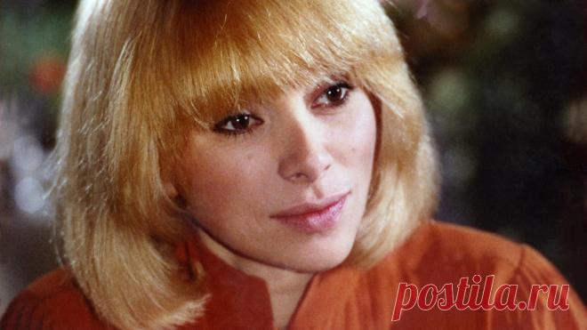 Мирей Дарк, 15 мая, 1938
• 28 августа 2017