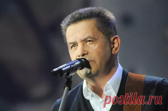 Море бывает разным. Особо впечатлительным НЕ смотреть !!! 
Всем морякам посвящается! Кто не испытывал силу большого шторма ….кого не радовала синяя дымка вдали от родных берегов…для кого свет родного маяка был безразличен…тот не поймет и частицы того, как мо…