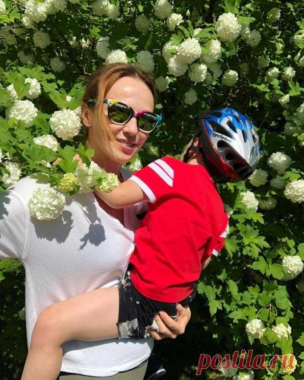 Рецепты от Звезд
Альбина Джанабаева
Паста алла Кекка