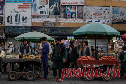 ЕС выделит Афганистану миллиард евро на борьбу с кризисом. Председатель Европейской комиссии Урсула фон дер Лейен заявила, что ЕС выделит Афганистану расширенный пакет поддержки на сумму около одного миллиарда евро, чтобы помочь стране побороться с нарастающим гуманитарным кризисом. Деньги должны пойти на поддержку программы вакцинации и защиту прав человека.