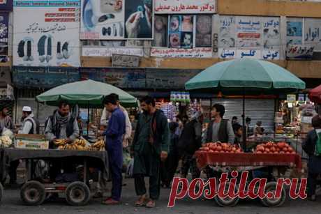 ЕС выделит Афганистану миллиард евро на борьбу с кризисом. Председатель Европейской комиссии Урсула фон дер Лейен заявила, что ЕС выделит Афганистану расширенный пакет поддержки на сумму около одного миллиарда евро, чтобы помочь стране побороться с нарастающим гуманитарным кризисом. Деньги должны пойти на поддержку программы вакцинации и защиту прав человека.