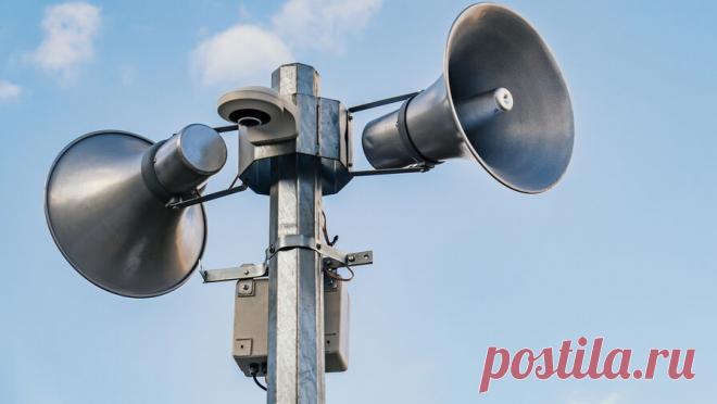 Угрозу атаки беспилотников отменили в российском регионе спустя четыре часа. Угрозу атаки беспилотников отменили в Саратовской области, ограничения сняты. Об этом жителям сообщили через приложение МЧС России. "Отбой угрозы атаки беспилотников, на территории Саратовской области. Возвращайтесь к месту работы ...