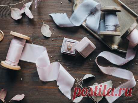 Мастер-класс по шелковой флористике от Елены Курицыной на Ярмарке Мастеров Ярмарка Мастеров приглашает вас на увлекательный мастер-класс по шелковой флористике, на котором мастер откроет секреты создания фантазийного цветка. Уровень: начальный. Наличие инструментов - обязательно. Вебинар пройдет 24 октября в рамках Онлайн Академии на Ярмарке Мастеров.