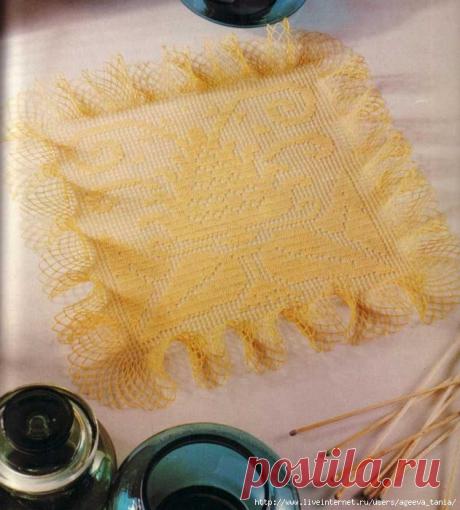 Жёлтая салфетка в смешанной технике.