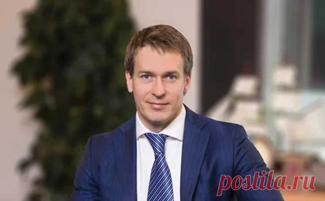 Власти определились с кандидатом на пост главы «Почты России». Новым главой «Почты России» вместо Максима Акимова станет Михаил Волков, сейчас возглавляющий «Национальную лотерею». В правительстве уже подписали соответствующую директиву