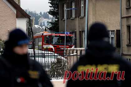 В Чехии случайно уничтожили секретный документ о взрывах во Врбетице. Полиция Чешской Республики занялась изучением и проверкой обстоятельств уничтожения секретного документа спецслужб страны, касающегося взрывов военных складов во Врбетице. Секретное донесение якобы содержало информацию о причастности к взрывам во Врбетице 2014 года агентов российской военной разведки ГРУ.