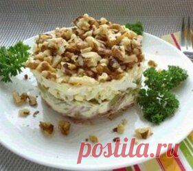 12 самых необычайно вкусных салатов Перед праздниками всегда перед нами встает вопрос, а какие же салаты приготовить в этот раз? Хочется чтобы они были вкусными, красивыми, не очень дорогими, и не долго готовились. Сайт «Люблю готовить» подобрал для вас 12 самых красивых праздничных салатов, с этого дня вам не придётся за неделю до какого то праздника начинать думать про салаты. У вас уже будут в арсенале супер-рецепты которые сможете использовать в любой момент.