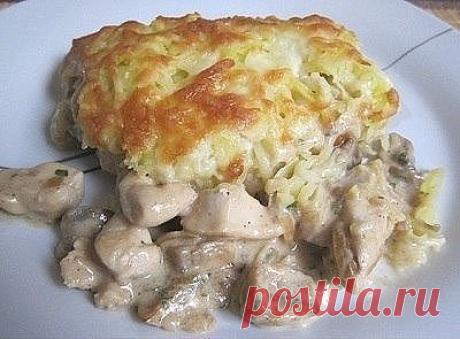 25 рецептов. Готовим в мультиварке:
1. Курица с шампиньонами под шубой
2. Творожная запеканка
3. Сливочный суп с рисом и грибами
4. Шоколадный брауни 
5. Гуляш свиной 
6. Омлет с ветчиной и грибами 
7. Пирог из теста с сыром 
8. Баклажаны, фаршированные овощами 
9. Медовик с заварным кремом 
10. Картофельно-луковая запеканка 
11. Пирог из картофельного теста 
12. Куриные ножки с медом  
13. Медовик 
14. Рассольник 
15. Белый хлеб
16. Двенадцать применений мультиварки, о которых вы точно не знали