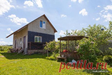 Что мне стоит дом построить? История мастера-самоучки Сегодня своей историей делится минчанин Виталий Дубатовка, который собственноручно построил дачный дом за четыре года, затратив на это около 20 тысяч долларов. От помощи строителей он сознательно отка...
