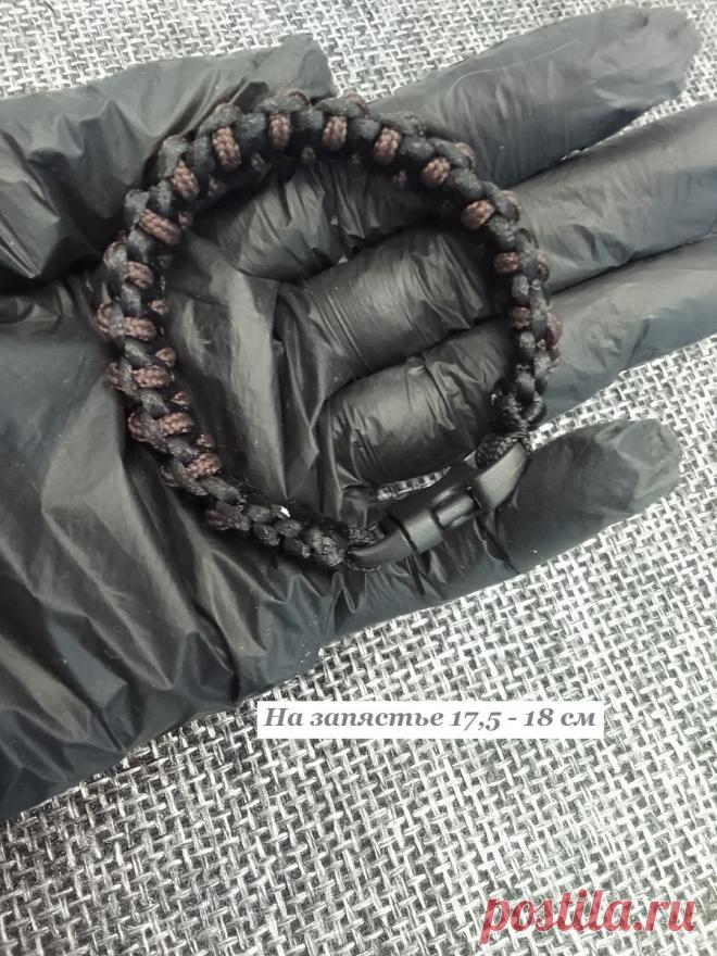 Паракордовый браслет на фастексе -  мои работы

Ручная работа, авторский дизайн.
Коричневый цвет способствует укреплению уверенности в себе, вызывает доверие и уважение.
Стильное украшение для повседневной жизни, спорта и туризма. Благодаря своей универсальности, он идеально подходит для использования на пляже, в повседневной жизни и во время спортивных активностей.