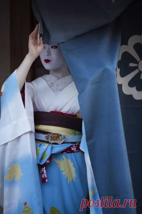 Oiran & Geisha | The gorgeous maiko Ichimari! (Source)