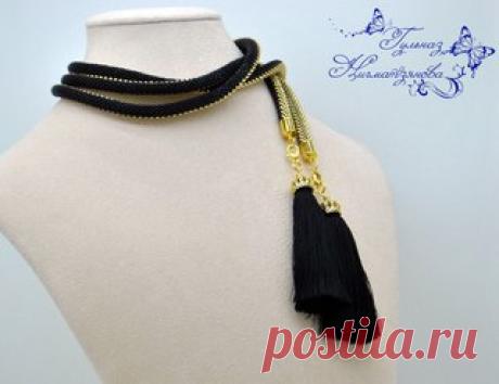 Лариат из мельчайшего японского бисера. Ох и долго же он вязался!