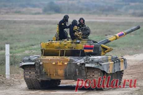 В армянской армии провели кадровые перестановки. Президент Армении Ваагн Хачатурян провел кадровые перестановки в армянской армии. Заместителем начальника Генерального штаба Вооруженных сил республики стал Артур Ероян, Вазген Саргсян освобожден от должности. Кроме того, командующим армяно-российской группировкой войск назначен генерал-майор Артак Будагян.