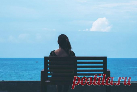 Все, что вам нужно знать об отношениях с девушкой, которая долгое время была одинока, психология
1. Она не верит в то, что встретит свою любовь Она уже столько раз разочаровывалась, что даже перестала верить в то, что однажды встретит свою любовь. Она не строит надежды, встречая очередного парня, включая вас. Вам придется постараться, чтобы убедить ее в том, что вы заслуживаете шанса. 2. Она скептично настроена Она довольно скептично настроена, […]