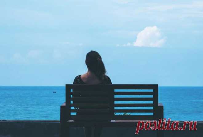 Все, что вам нужно знать об отношениях с девушкой, которая долгое время была одинока, психология
1. Она не верит в то, что встретит свою любовь Она уже столько раз разочаровывалась, что даже перестала верить в то, что однажды встретит свою любовь. Она не строит надежды, встречая очередного парня, включая вас. Вам придется постараться, чтобы убедить ее в том, что вы заслуживаете шанса. 2. Она скептично настроена Она довольно скептично настроена, […]