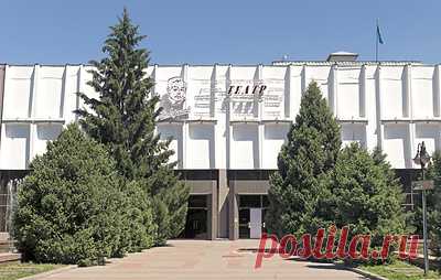 Русский драмтеатр Алма-Аты: 90 лет оваций. Этой осенью МХТ им. Чехова в рамках "Русских сезонов" даст несколько спектаклей в театрах Казахстана. Одной из площадок станет Алматинский Национальный русский театр драмы им. Михаила Лермонтова, которому в этом году исполняется 90 лет. Корреспондент ТАСС побеседовал с художественным руководителем Дмитрием Скиртой о том, чем сегодня живет театр