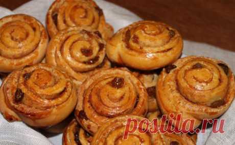 Булочки с изюмом и корицей