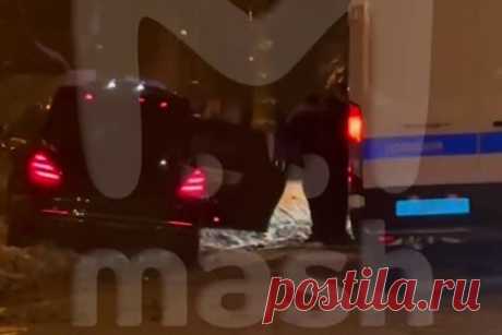 Рэпер Баста попал в аварию после концерта в Петербурге. Рэпер Баста (Василий Вакуленко) попал в аварию после концерта в Санкт-Петербурге. Об этом сообщил Telegram-канал Mash.По его информации, черный автомобиль Maybach попал в ДТП сразу после выступления, там сработали подушки безопасности, никто серьезно не пострадал. Артист находился на заднем сидении.