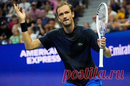 Олимпийская чемпионка оценила шансы Медведева вернуть статус первой ракетки мира. Олимпийская чемпионка в парном разряде Елена Веснина оценила шансы российского теннисиста Даниила Медведева вернуть статус первой ракетки мира. «Я думаю, что Даниил ненадолго утратил этот статус. Конечно, большую роль сыграло давление», — заявила она и отметила, что ему попались сложные соперники.