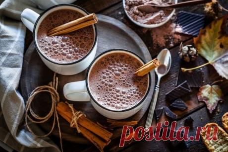 Горячий шоколад - 3 вкусных рецепта в домашних условиях. Вкусный, ароматный, согревающий - горячий шоколад. Ради таких ароматов стоит иногда отступить от диеты и попробовать один из этих удивительных напитков!