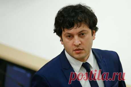 В Грузии спрогнозировали улучшение отношений с Украиной. Лидер правящей в стране партии «Грузинская мечта» Ираклий Кобахидзе заявил, что бывший президент Грузии Михаил Саакашвили создавал неловкость в отношениях страны с Украиной, но теперь с этим будет покончено. Политик также отметил, что скоро Саакашвили совсем исчезнет с политической повестки дня.