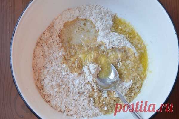 Овсяный пирог с творогом и яблоками