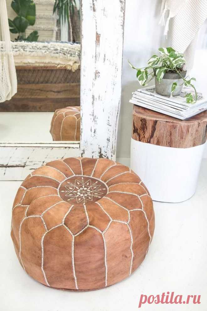 Пуфик своими руками: пошаговая инструкция из фото по созданию оригинальных пуфиков Для того чтобы в вашем доме появился новый удобный и оригинальный предмет мебели, совсем не обязательно идти в магазин и тратить большие деньги.
Конечно, диван или кровать лучше все-таки купить, а вот...