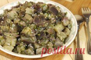 9 САМЫХ ВКУСНЫХ РЕЦЕПТОВ ИЗ БАКЛАЖАНОВ! 🍆
Очень вкусные рецепты! Сохраните!
1. Рецепт из баклажанов по-армянски 
Для армянского угощения баклажаны (4 кг.) нарезают соломкой, солят и кладут под гнет на ночь. На утро подготовленные баклажаны поджаривают по частям на сковороде (как картошку), смешивают с отдельно поджаренным репчатым луком (1 кг.), также шинкованным соломкой, заправляют измельченным чесноком (50 гp.), солью, готовой смесью хмели-сунели (по вкусу) и полчаса тушат, помешивая масс